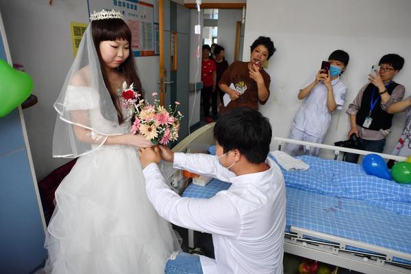 生活像一杯清茶,给你苦涩,也会留下机会供你品味甘醇_挂机宝单线