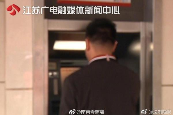 狐狸厨房 | 蜂蜜水清肠还养颜?专家说:除了长胖没什么用_9929免备案