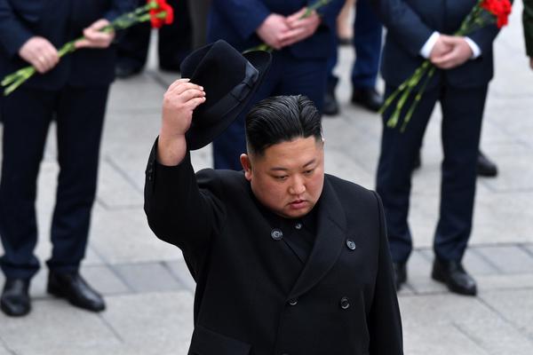 云南保山一名官员被双开:与他人发生不正当性关系_云渲染