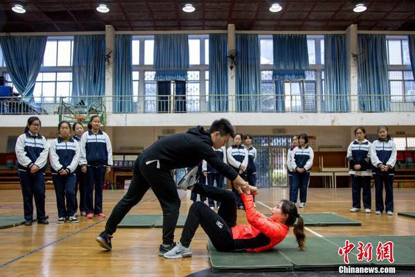 靠下半身把妹！这个男人是所有男人的偶像！_金融云电脑