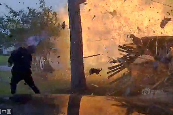 国乒凯旋!刘诗雯亲吻小球迷_云服务器折扣