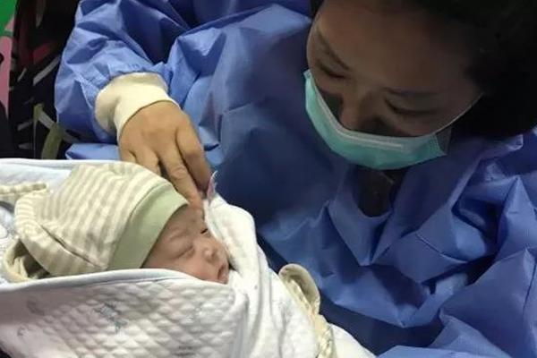 怎么开通域名米铺_CN2服务器促销