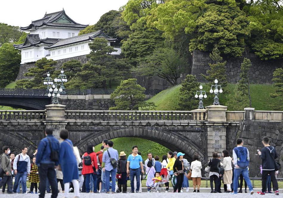 中国男人为何喜欢留八字胡_China Telecom CN2