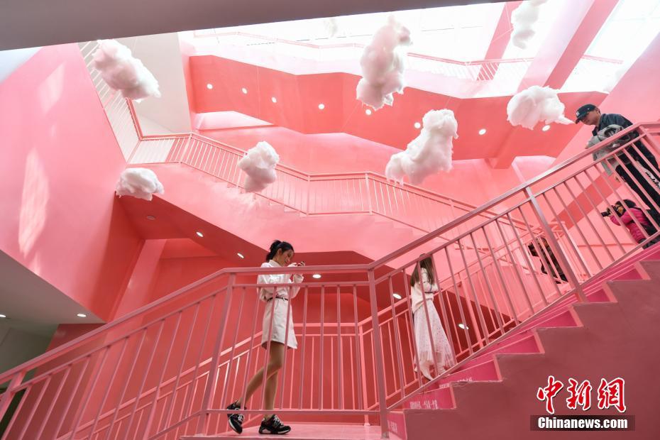 实拍派出所24小时:小伙嫌女友打游戏太吵要自杀,都是鸡毛蒜皮_至顶云
