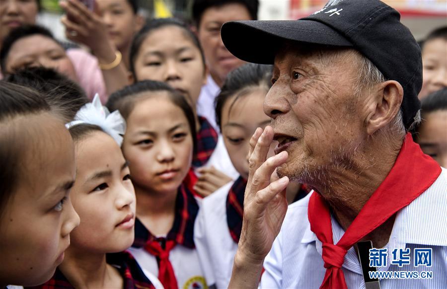 14岁初中生被5名同学打死 教体局:不便透露详情_9929靠谱吗