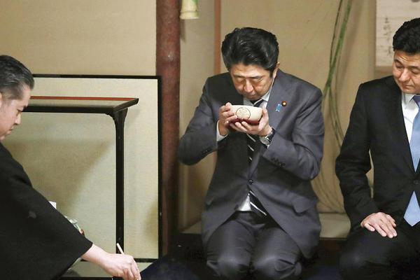 老艾侃股：内资砸盘帮外资抄底？