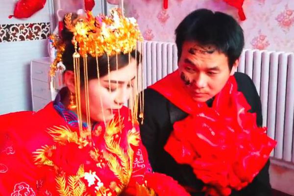 和黄金荣争女人的卢小嘉,曾经囚禁黄金荣,他最后下场如何_9929路由追踪