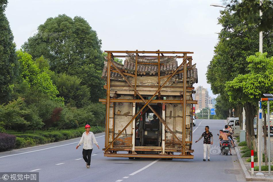 西班牙城市三宝 建筑美女和海鲜_9929API服务