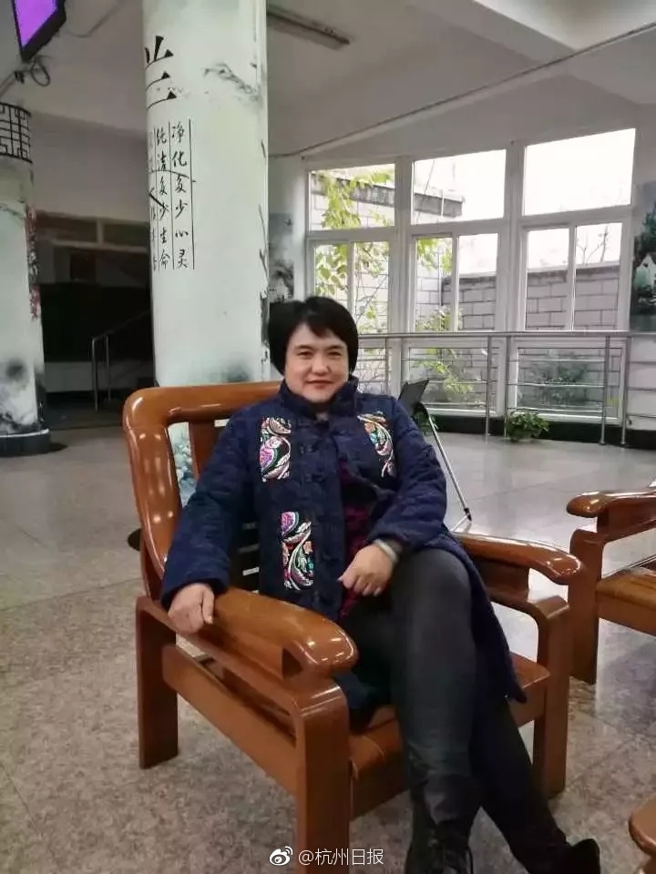 村民雨天在田里插秧 遭雷电击中不幸身亡_CN2服务器选购指南