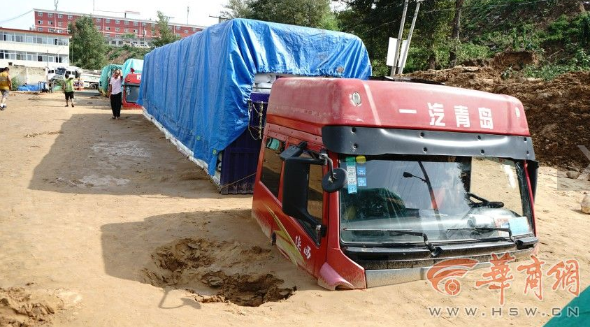 请问日常如何穿小黑裙?_9929数据备份