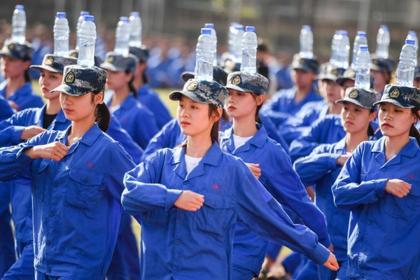 妈祖诞辰日:数千妈祖信众