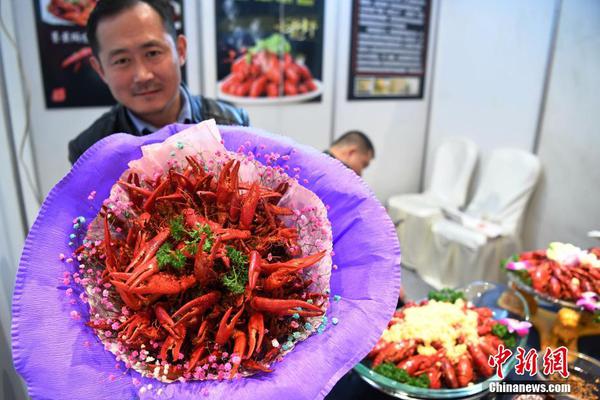 王健林宣布万达重返足球圈 立足青训振兴中国足球_9929双栈云主机