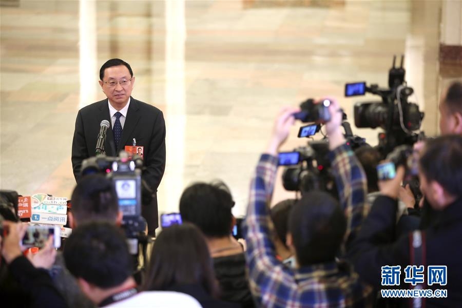 物理老师成现象级网红 做科普视频一年半粉丝千万_CN2服务器多少ping