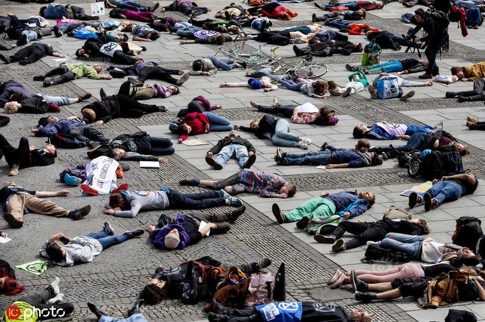 ✎金融大观园|唐德影视2018年巨亏9亿多 范冰冰减持隐退前十大股东_教育云服务器