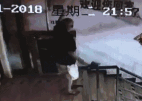 伦敦惊魂夜:中国女生机智脱险_云服务器16G内存