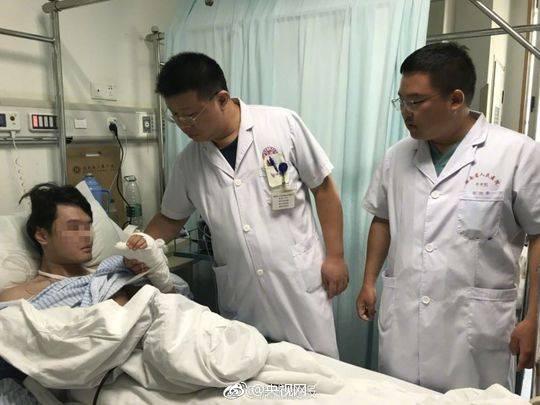张静初化身美人鱼优雅知性_云电脑购买