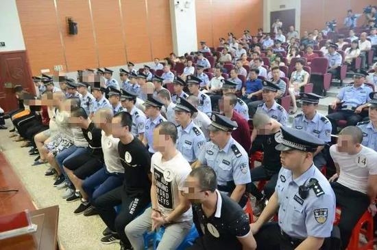 程鹤麟:世界都猜不透英国人的心_CN2服务器高防