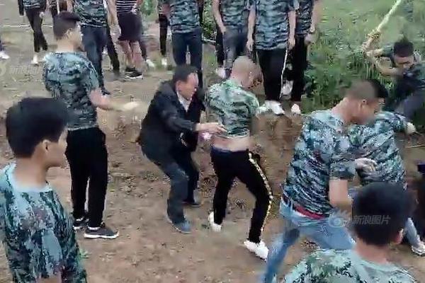 香港人为买房每天只花50元 住宅又小又挤环境差_云电脑命令行