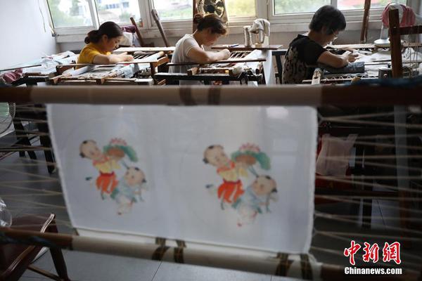 山魈“崩溃”五连拍 状态到位活生生表情包_云服务器按量计费