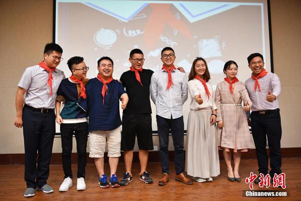 西蒙斯战猛龙前凌晨1点夜店狂嗨 放松还是放纵？_云电脑价格