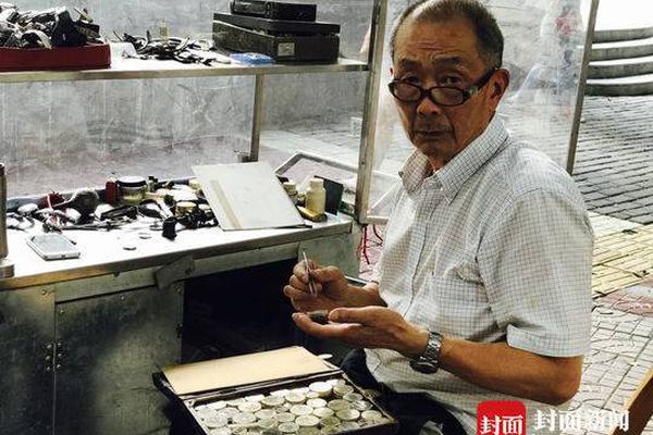 付辛博颖儿樱花树下甜蜜依偎_CN2服务器测评