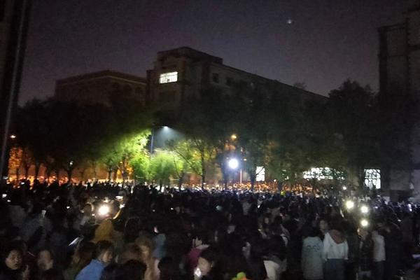 被打的甚至不能看灯光!29分得分超威少_香港CN2 GIA