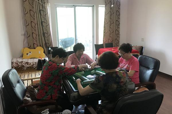 如果隋文帝建一个群会聊什么_CN2小程序后端