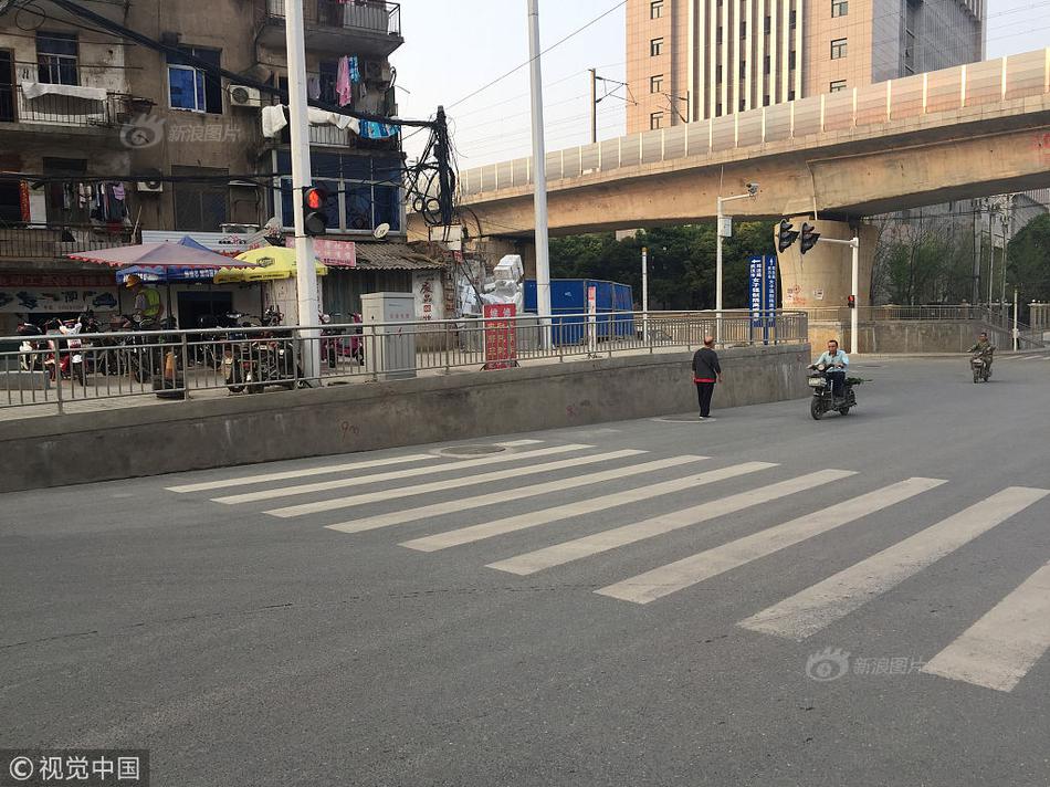 她们定义了“超模”的内涵和外延，而今仍在发光发热
