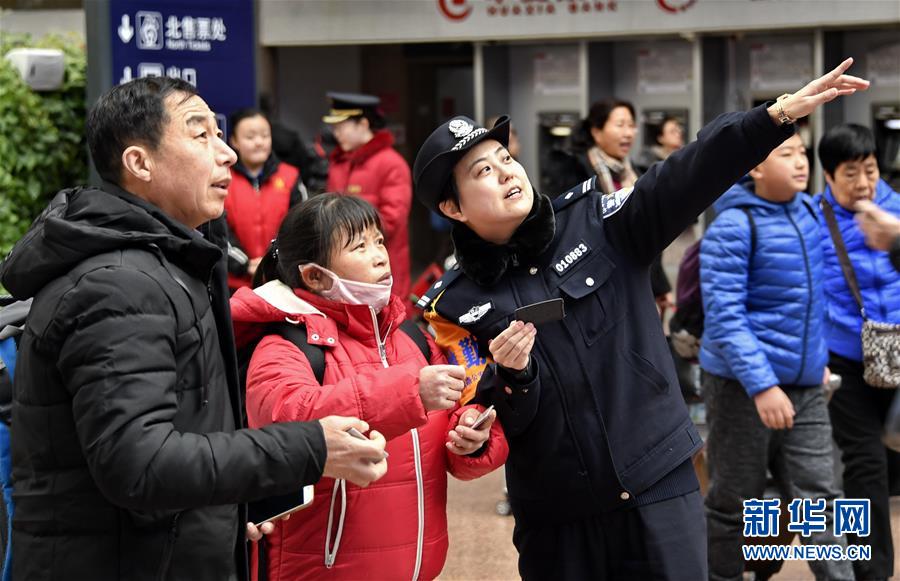 花开时节动京城 70种菏泽牡丹装扮故宫_CN2服务器多少ping