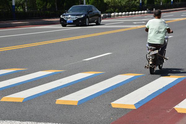 “五一”小长假将至 铁路迎出行高峰_移动云天权