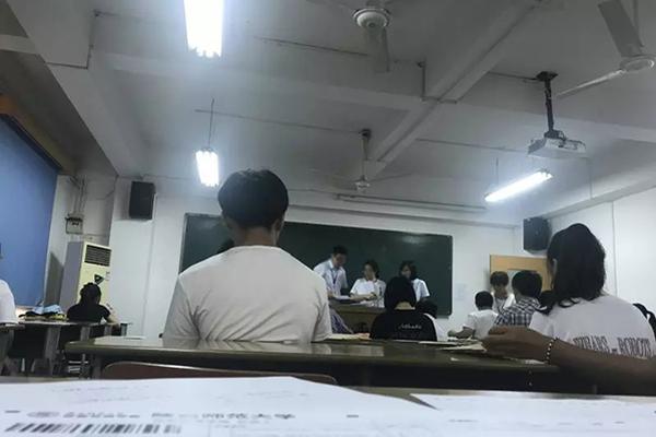 媒体谈"31岁还是个孩子":"巨婴式教育"该洗洗睡了_P4挂机宝