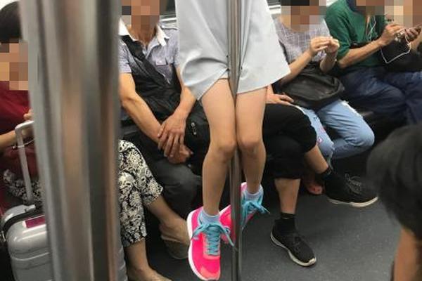 排场壮观！泰国举行国王加冕仪式彩排 现场气氛紧张隆重_移动云天权