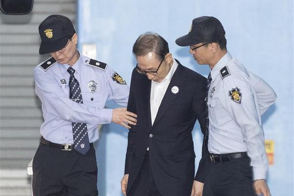 中国拒收后美将大量垃圾运这国 被送一句话_腾讯云服务器